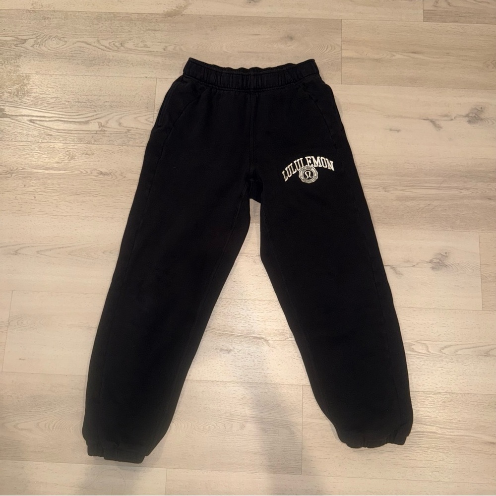 Lululemon Scuba Joggers *Collegiate